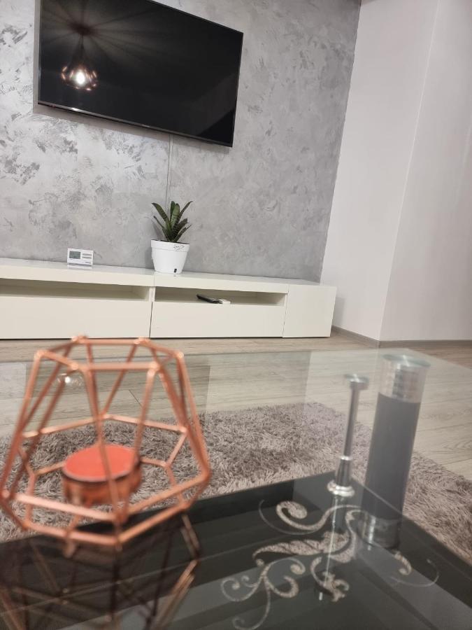 Dreams Escape 2 Appartement Craiova Buitenkant foto