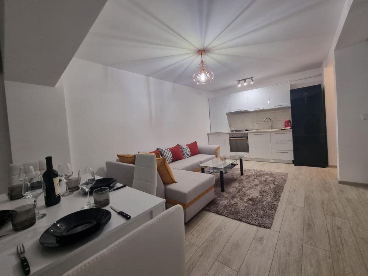 Dreams Escape 2 Appartement Craiova Buitenkant foto